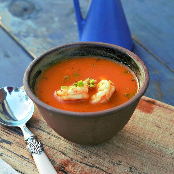 Bisque med rejer og fennikel