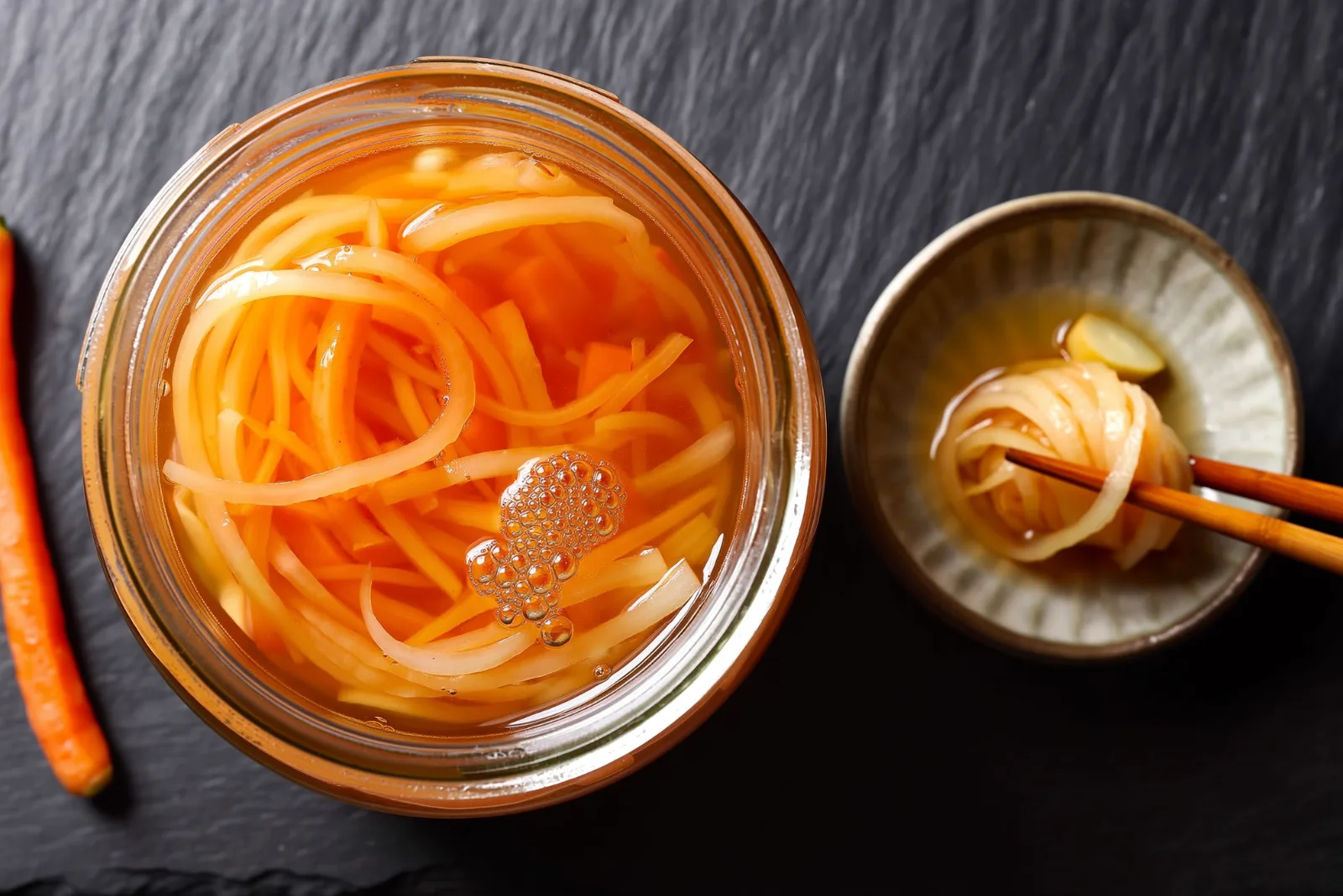 Syltede gulerødder og daikon (Do Chua)