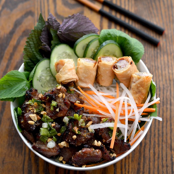 Vietnamesisk grillet svinekød (bun-thit-nuong)